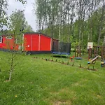 Letniskowy Zielony-caloroczny Prázdninový dům