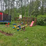 Letniskowy Zielony-caloroczny Дом отдыха *