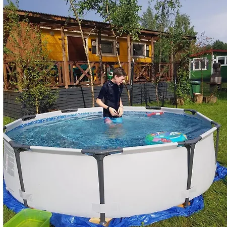 Letniskowy Zielony-caloroczny Prázdninový dům